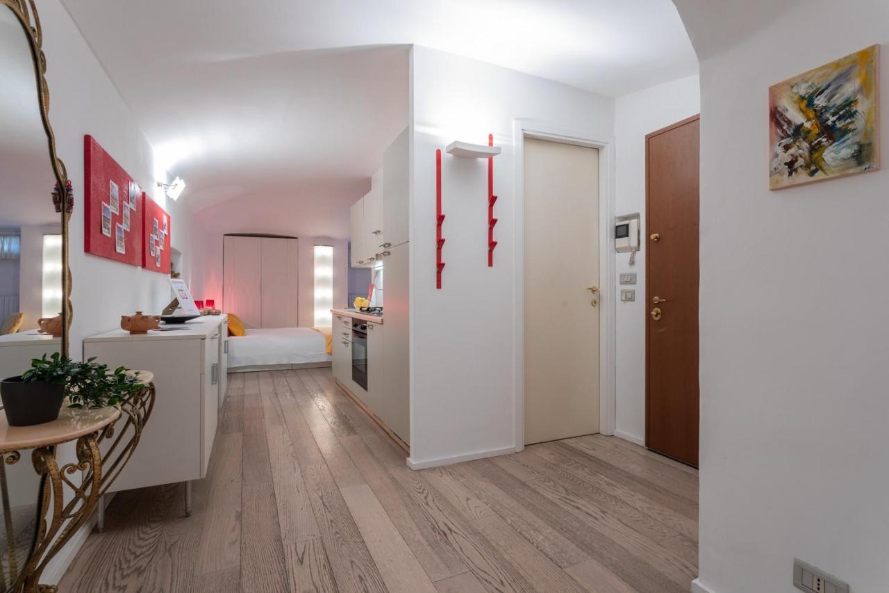Red Studio Near Porta Nuova By Wonderful Italy Turim Exterior foto
